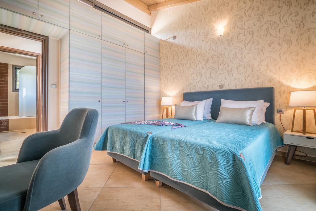 Villa Merovigli - Sea Views & Private Pool, Ideal For Large Groups, By Zantewize Трагаки Екстериор снимка